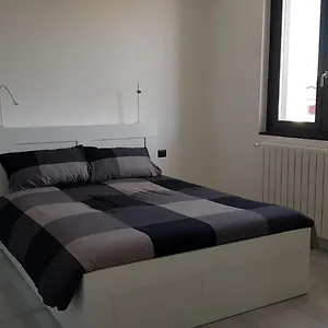 https://black-and-white-bb.it-lombardy.com